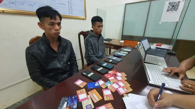 Bắt 2 đối tượng lừa đảo qua mạng xã hội chiếm đoạt 5 tỷ đồng