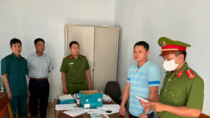 Phó Chỉ huy quân sự xã nhận 40 triệu đồng “chạy ” không đi nghĩa vụ quân sự