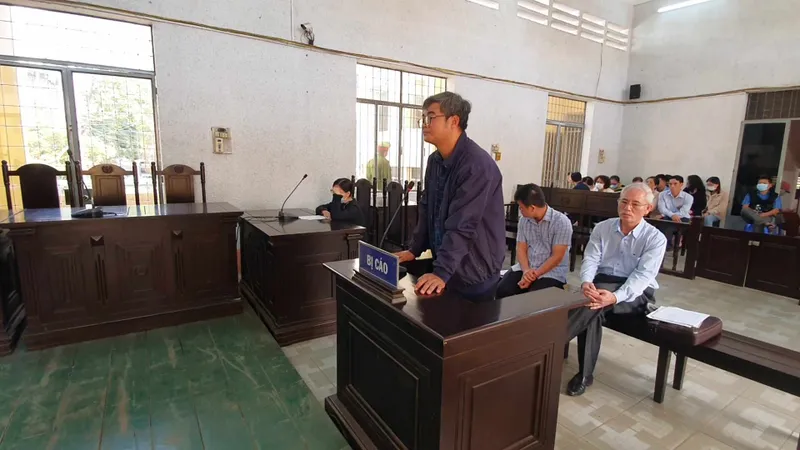 Xét xử nguyên lãnh đạo 2 trường cao đẳng ký khống hồ sơ rút tiền Nhà nước