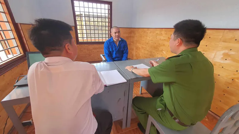Bắt đối tượng dùng súng bắn người chơi cờ tướng