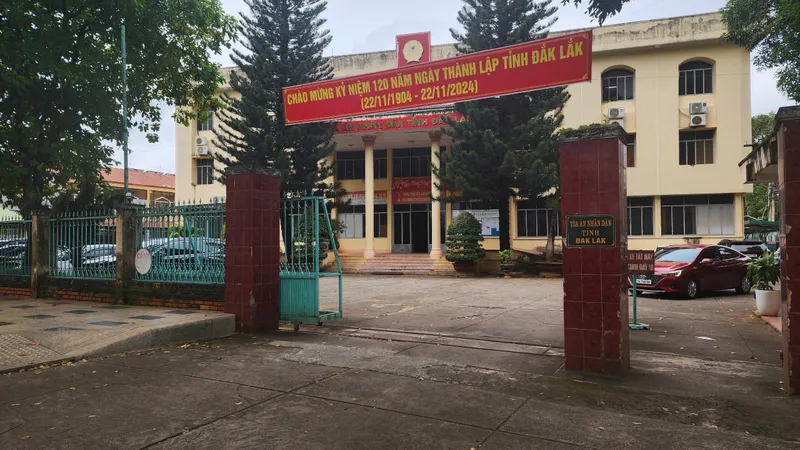 Bắt tạm giam Chánh tòa hình sự và thẩm phán TAND tỉnh Đắk Lắk