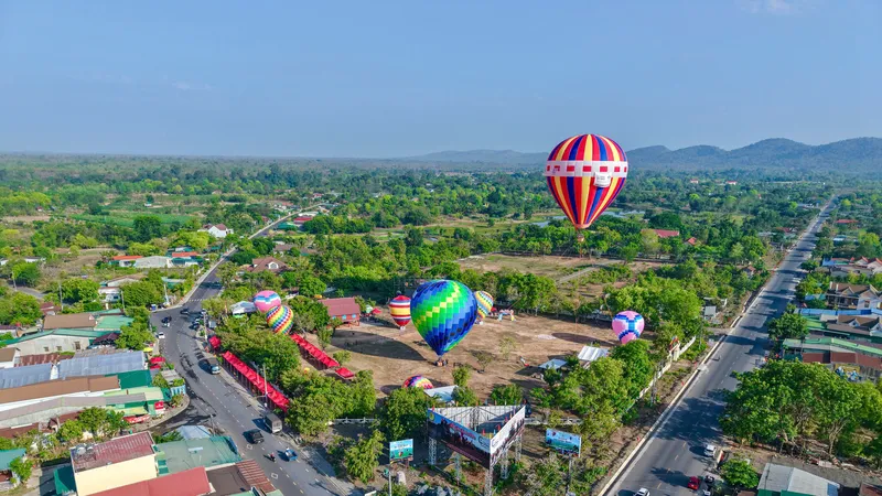 Hấp dẫn Ngày hội kinh khí cầu ở Đắk Lắk