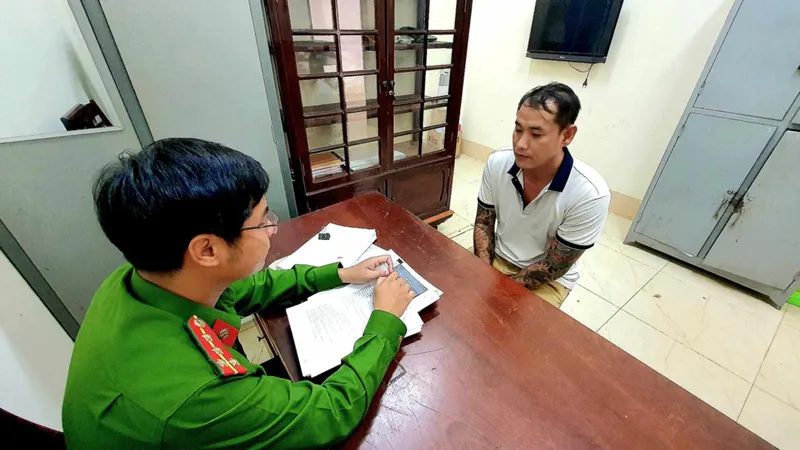 Thuê xe ô tô rồi làm cà vẹt giả mang đi cầm cố