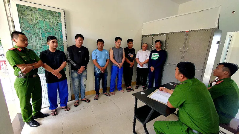 Vụ nhóm áo đen đập phá quán phở: Hé lộ người "đặt hàng" đòi nợ thuê