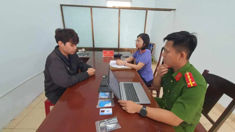 Bắt nam sinh viên lừa 28 người mua xe ô tô cũ trên mạng