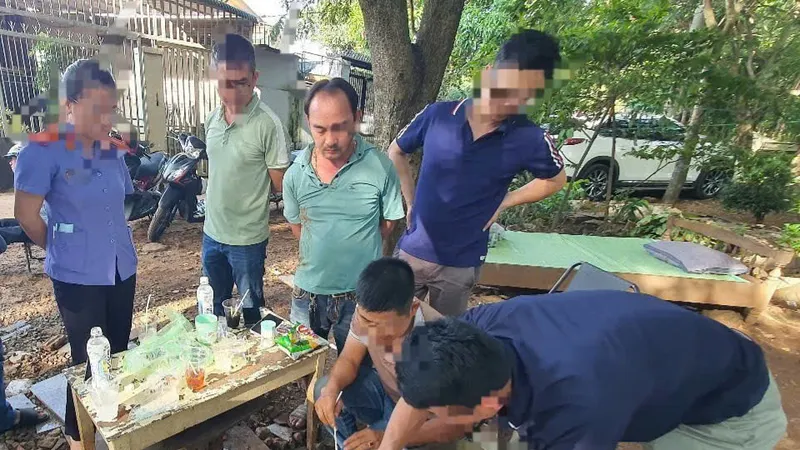 Phát hiện tụ điểm mua bán ma túy trong khu nghĩa trang ở Đắk Lắk