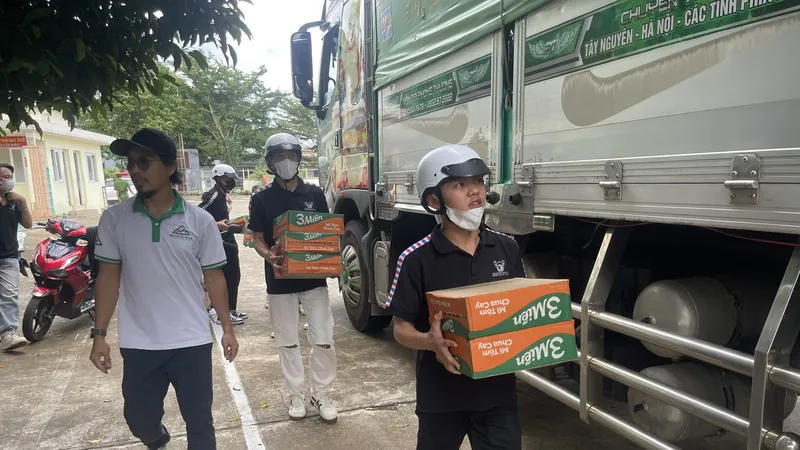Người dân Đắk Lắk chung tay hỗ trợ đồng bào vùng bão lũ Nghệ An