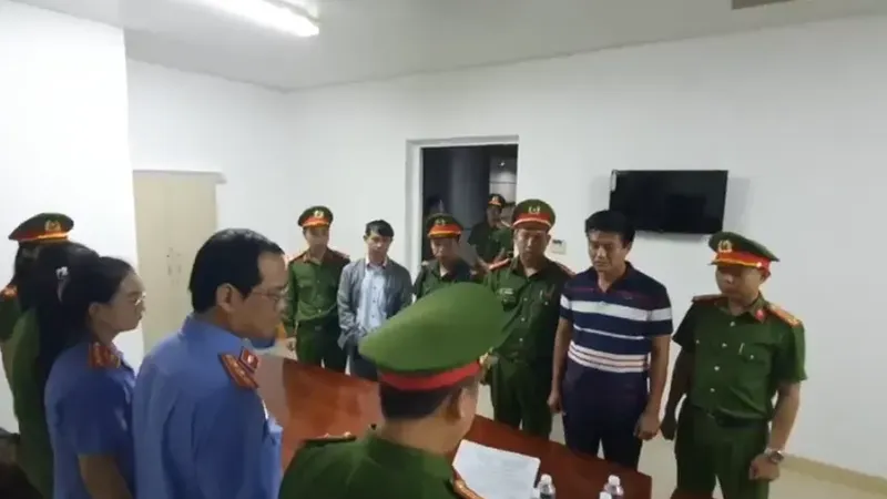 Khởi tố, bắt tạm giam 2 trưởng khoa Bệnh viện Đa khoa Vùng Tây Nguyên