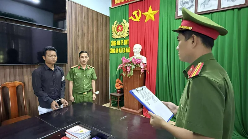 Bắt đối tượng dụ dỗ bé gái 13 tuổi quan hệ tình dục