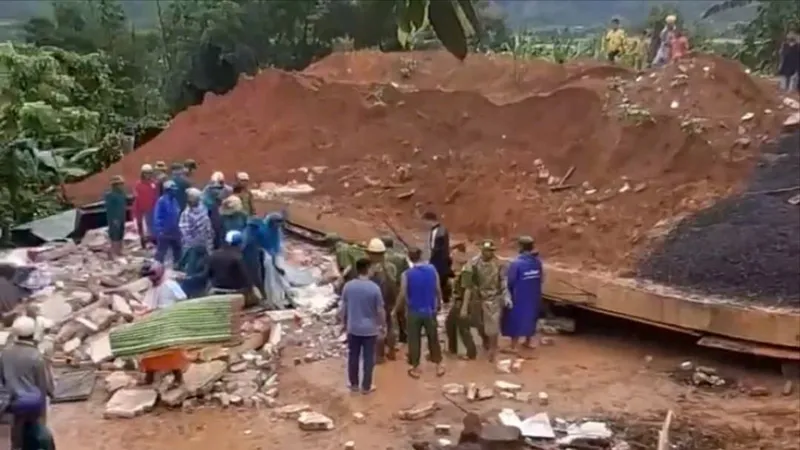 Sập nhà ở Đắk Lắk khiến 2 người chết, 3 người bị thương