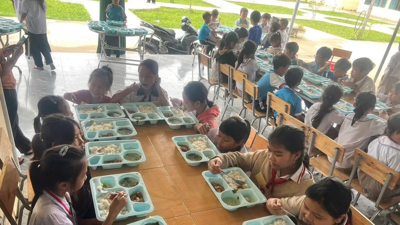 Đắk Lắk: Nhiều trường lo lắng vì dự án “Nuôi em” tạm dừng hoạt động