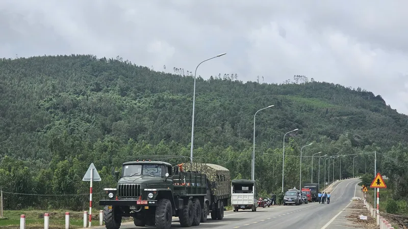 Nam sinh hỗ trợ cứu phi công trong vụ máy bay rơi ở Đắk Lắk