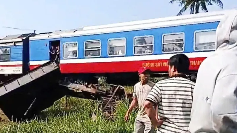 Đắk Lắk: Tai nạn giữa tàu hỏa và xe công nông, 3 người thương vong