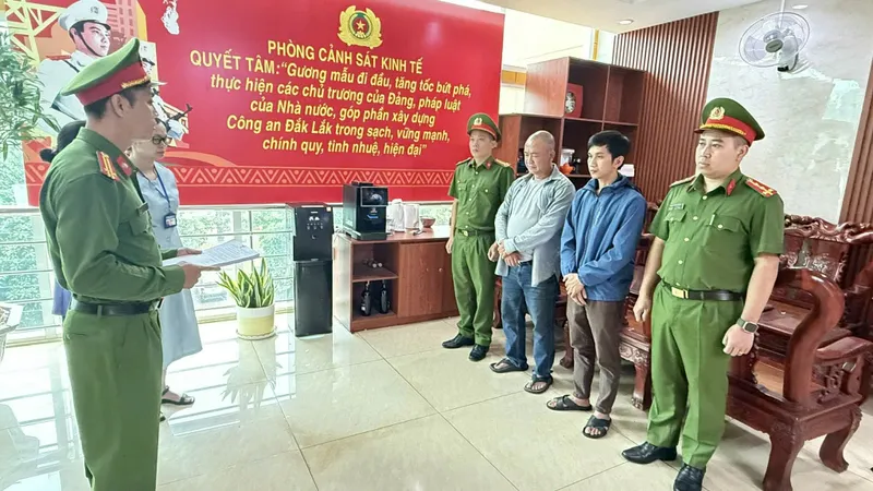 Bắt tạm giam giám đốc, chủ doanh nghiệp buôn bán hàng giả