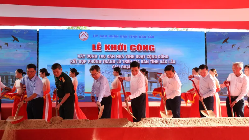 Phó Thủ tướng Phan Văn Giang dự lễ khởi công 100 căn nhà tránh lũ cộng đồng ở Đắk Lắk