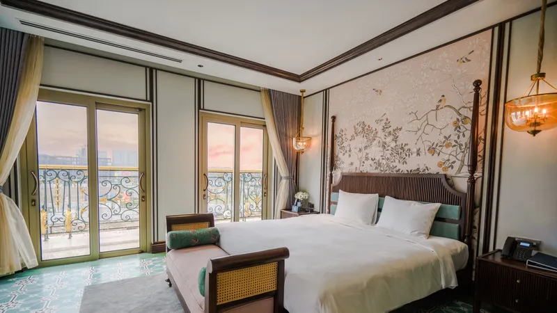 Regal Collection House “cháy” phòng dịp lễ 30-4 và 1-5