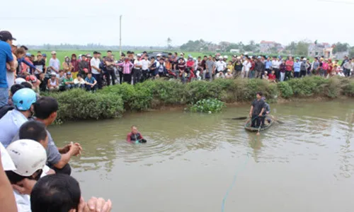 Hai anh em ruột chết đuối dưới hồ