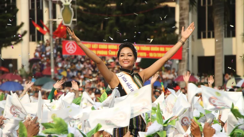 Hàng ngàn người tham dự Lễ hội đường phố ở Buôn Ma Thuột