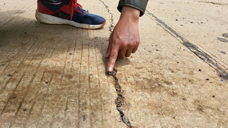 Kỹ sư lên tiếng vụ đường 564 tỷ đồng chưa nghiệm thu đã nứt chằng chịt