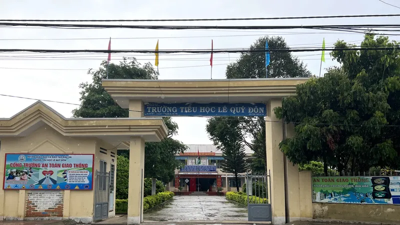11 học sinh nhập viện sau khi ăn liên hoan