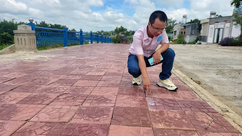 Sau phản ánh của Báo SGGP: Đã khắc phục lún vỉa hè ở Kè chống sạt lở sông Đắk Bla