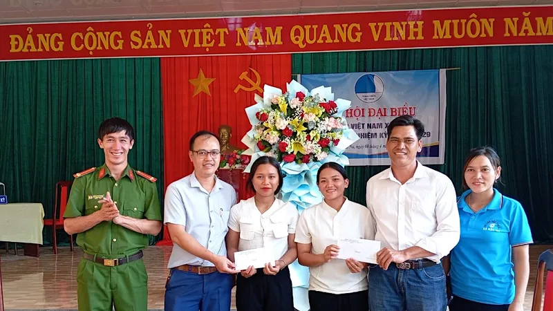 Đưa đồng bào Xơ Đăng xuống TPHCM học tập kinh nghiệm phục vụ du lịch