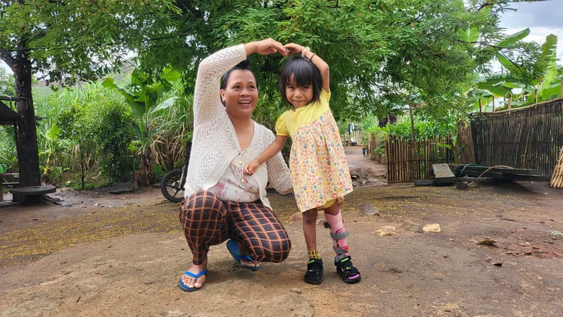 Mẹ Y Kiều Phương: Báo SGGP góp phần mang lại đôi chân lành lặn cho con