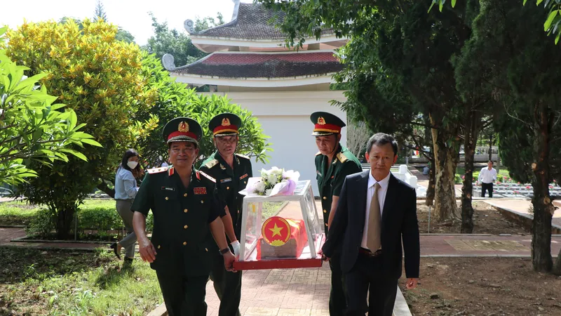 Kon Tum: Truy điệu, an táng 15 hài cốt liệt sĩ