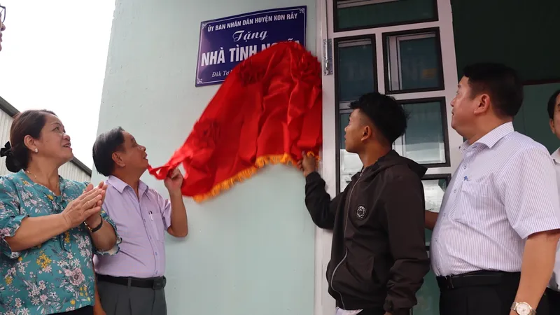 Báo SGGP phối hợp khánh thành nhà mới cho 3 anh em mồ côi