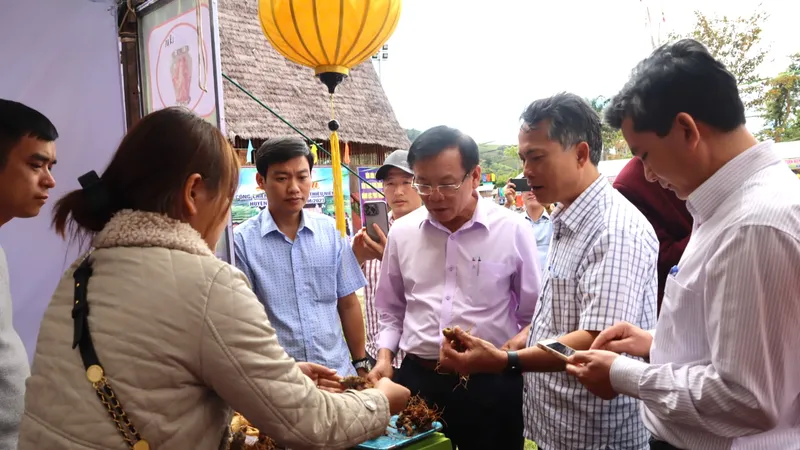 Huyện Tu Mơ Rông kiến nghị TPHCM hỗ trợ để giúp đồng bào Xơ Đăng thoát nghèo bền vững