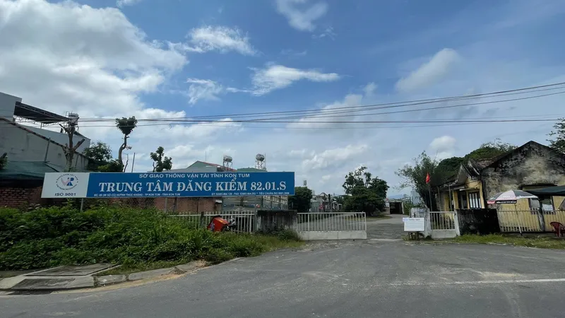 Kon Tum: Khởi tố phó giám đốc trung tâm đăng kiểm về tội "Nhận hối lộ"