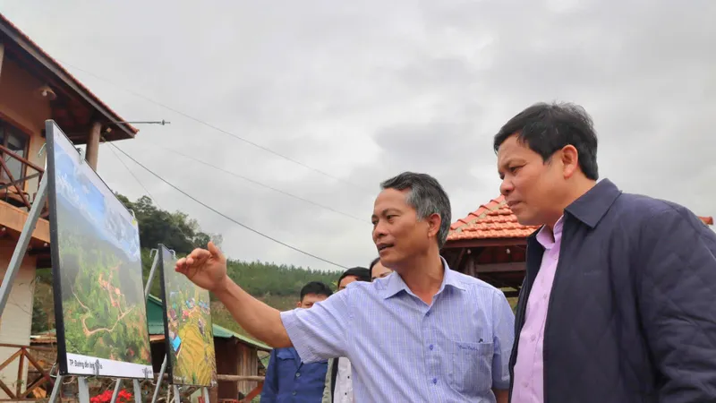 Đấu giá sâm Ngọc Linh để giúp đồng bào Xơ Đăng làm du lịch cộng đồng