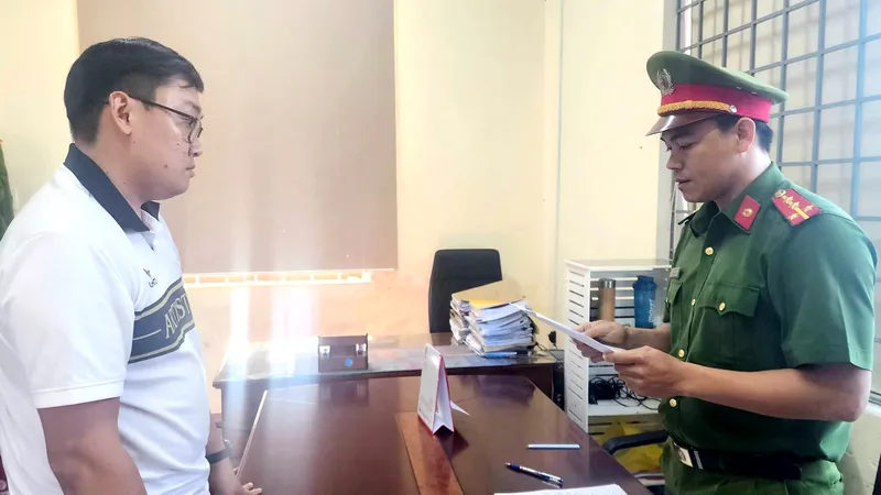 Khởi tố chủ cơ sở sản xuất cà phê làm giả nhãn hiệu