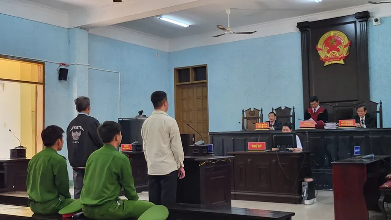 Nhận hối lộ 70 triệu đồng, cựu phó chánh án cấp huyện bị tuyên phạt 15 tháng tù 