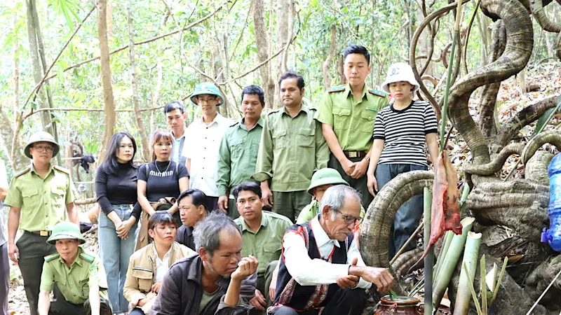 Tận mắt xem lễ cúng rừng của người Jrai 