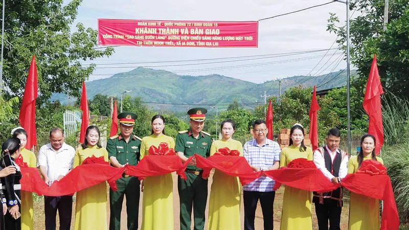 Gia Lai: Đưa điện năng lượng mặt trời đến vùng biên giới Mook Trêl 