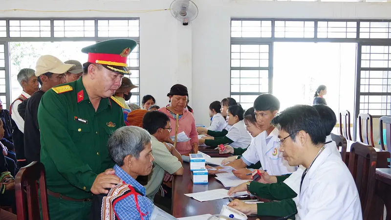 Gia Lai: Khám, cấp thuốc cho người dân vùng biên giới