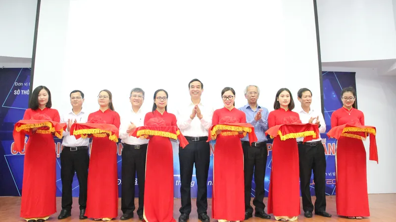 Lễ cắt băng khánh thành