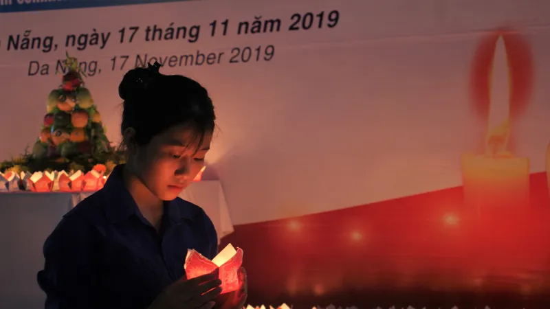 Đà Nẵng: 1.000 hoa đăng tưởng niệm nạn nhân tử vong TNGT