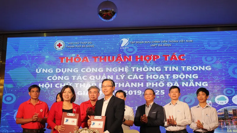 Hội Chữ thập đỏ TP Đà Nẵng và Viễn thông Đà Nẵng ký kết biên bản hợp tác về ứng dụng công nghệ thông tin trong việc quản lý, tuyên truyền, vận động, nâng cao chất lượng hiệu quả các hoạt động