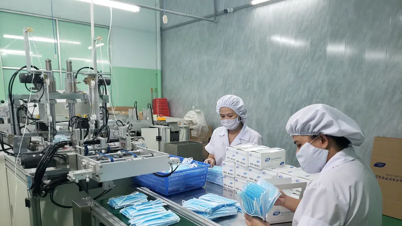 Tổng Công ty CP Y tế Danameco là đơn vị duy nhất của TP Đà Nẵng sản xuất các mặt hàng thiết bị y tế, trong đó có khẩu trang y tế phục vụ tại các cơ sở y tế trong nước và xuất khẩu