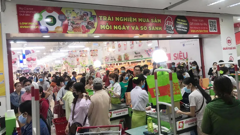 Một bộ phận người dân Đà Nẵng lo lắng ào ạt đến các siêu thị, Trung tâm thương mại để mua sắm tích trữ hàng hóa