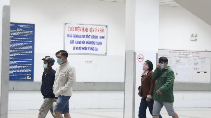 Ngành Y tế yêu cầu tạm dừng việc thăm bệnh nhân đang điều trị nội trú tại các bệnh viện bắt đầu từ 0 giờ ngày 30-3 đến ngày 15-4, ngoại trừ người trực tiếp chăm sóc người bệnh
