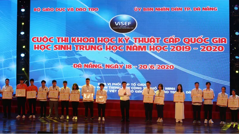 75/137 dự án đạt giải Cuộc thi KHKT trung học cấp quốc gia năm 2019 - 2020