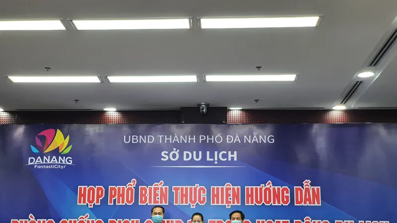 Các doanh nghiệp du lịch ký cam kết thực hiện Hướng dẫn phòng, chống dịch Covid-19 