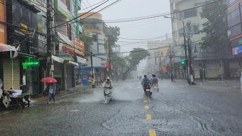 Ngập cục bộ tuyến đường Hùng Vương (quận Hải Châu, TP Đà Nẵng)