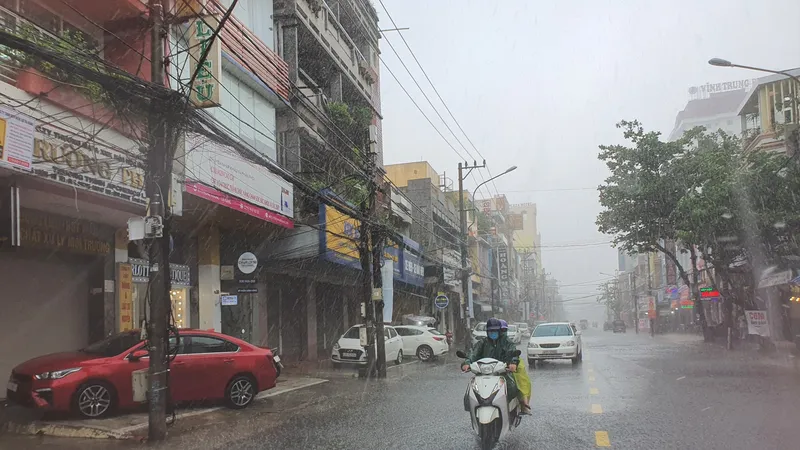 Hiện Đà Nẵng đang có mưa rất to 