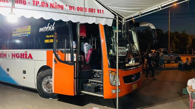Tài xế xe khách “thông chốt” và có hành vi quá khích với lực lượng phòng chống dịch