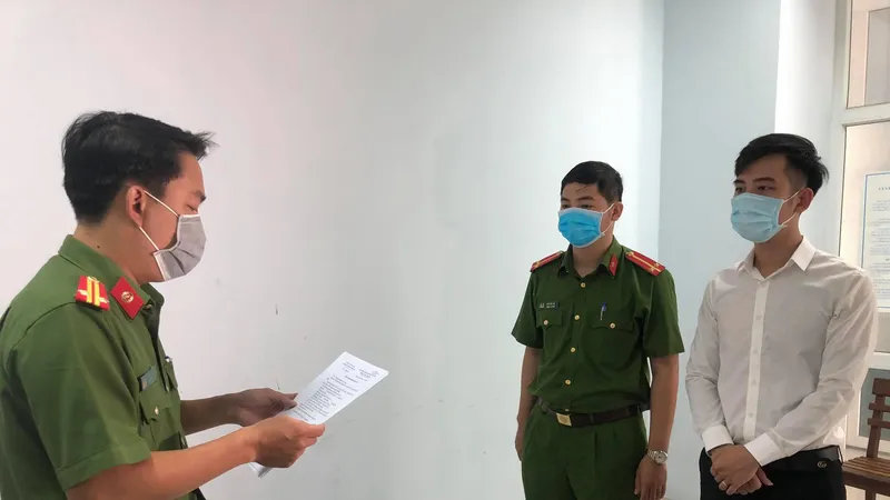 Công an TP Đà Nẵng tống đạt quyết định khởi tố đối với Nguyễn Quang Trọng