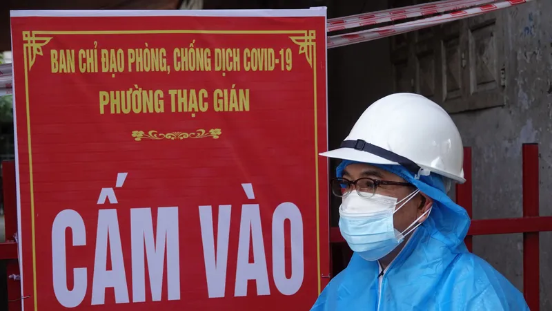 Khi dịch bệnh trở nên phức tạp, Đà Nẵng lập nhiều khu vực cách ly, tổ phòng chống Covid-19 cộng đồng trở thành lực lượng tuyến đầu đồng hành cùng chính quyền và trực tiếp vận động người dân tham gia phòng chống dịch Covid-19